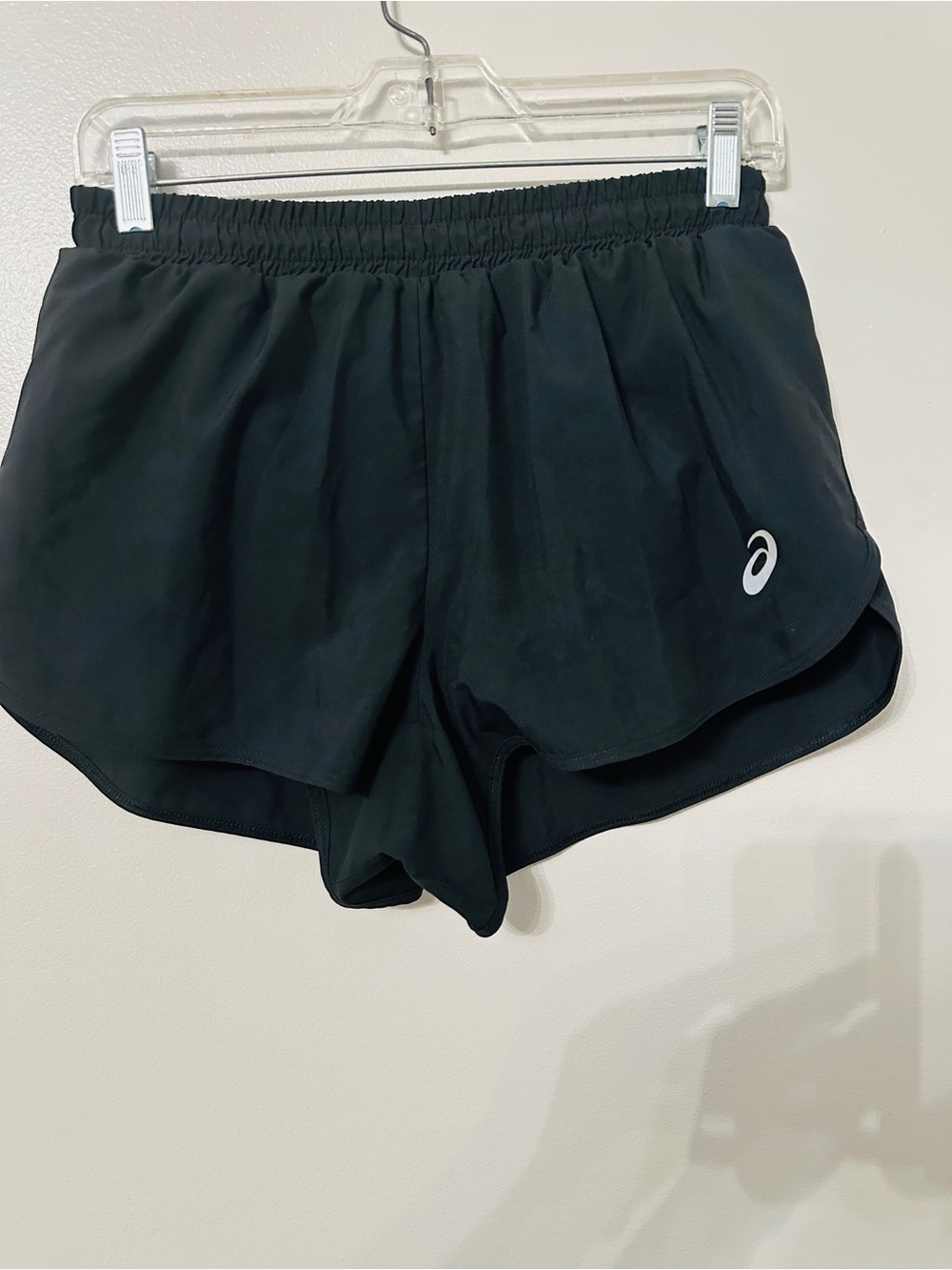 ASICS Women’s Black Running Shorts M Athletic Gym Hidden Pocket.